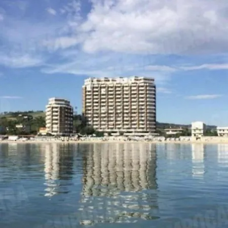 Apartment Space & Comfort On The Coast *